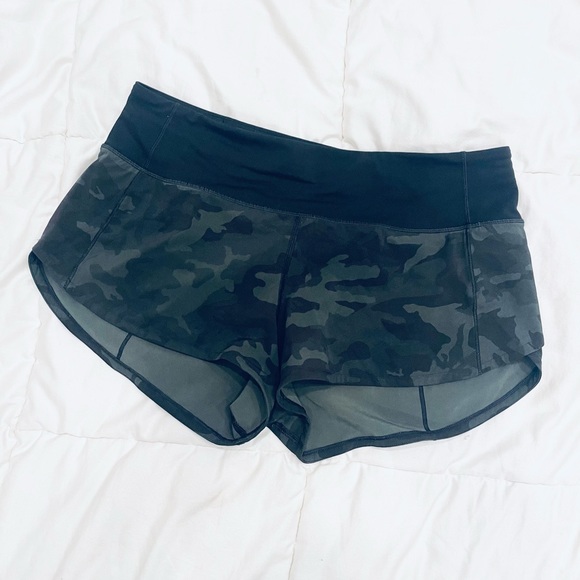 Lululemon SPEED UP SHORT *2.5" . Incognito Camo Multi Gator Green/Black . Size 6 - Picture 9 of 16